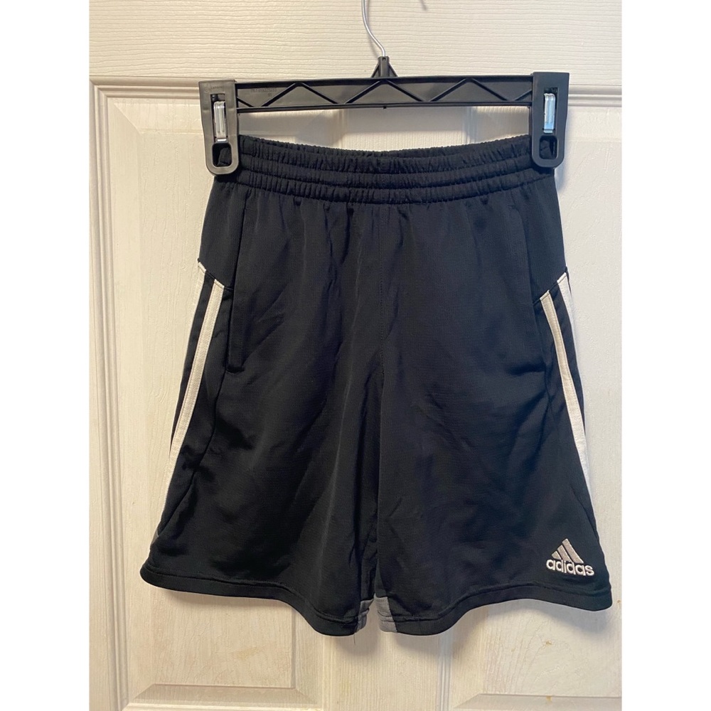 Adidas Kids / Boys Black Shorts Size Small (8)